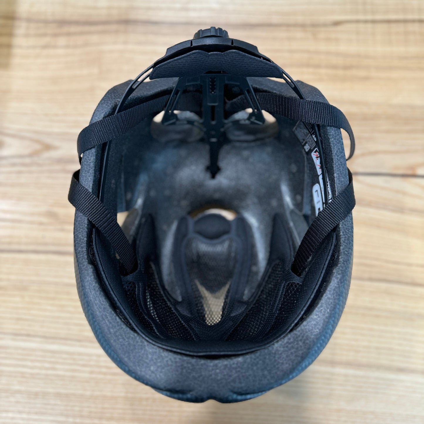 AERO LX-5 型格單車頭盔